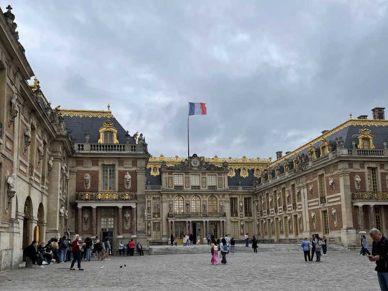 The outside of the Palace of Versailles